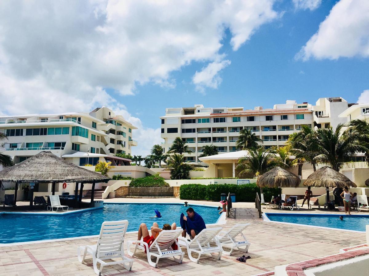 Brisas Sealight Apartment Cancún Exteriér fotografie